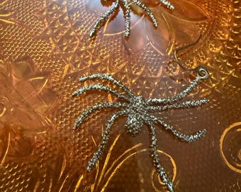 Elegant spider earrings