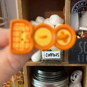 Hallmark BOO pin - vintage from 80s