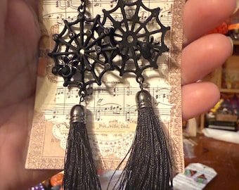 Spider webs and tassels earrings