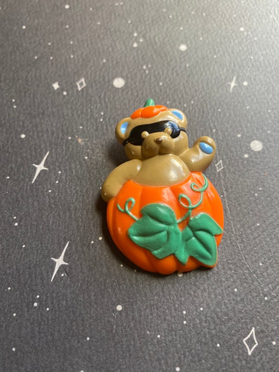vintage pin halloween bear Gem
