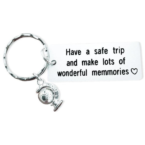 Personalisierte Have a Safe Trip Schlüsselbund, einzigartige Geschenke für Vielreisende Fernbeziehung Geschenk, gravierter Reise-Schlüsselring für Ihn