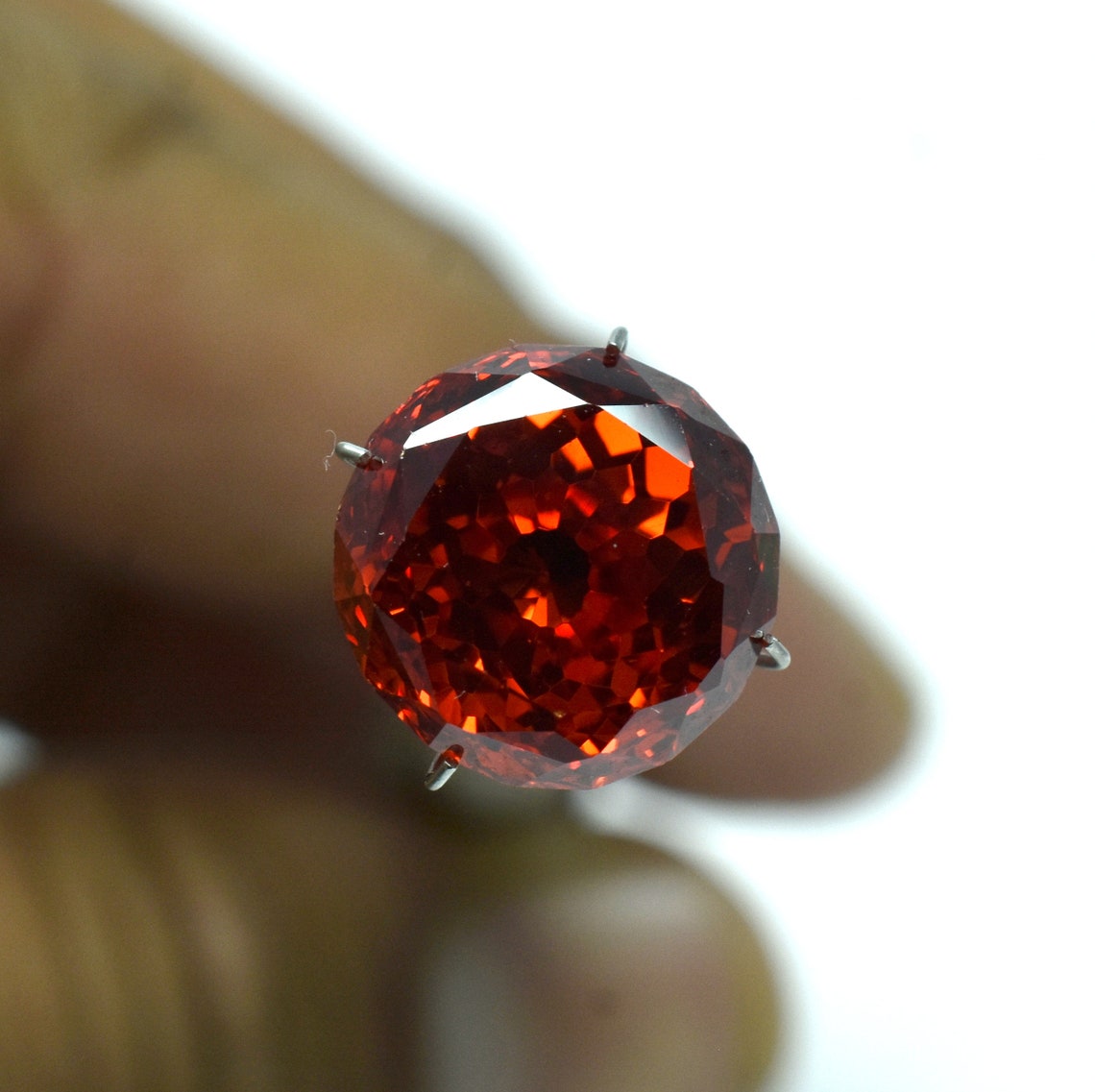Zircon Gemstone Red Zircon Round Shape Faceted 18.70CRT Zircon Gemstone