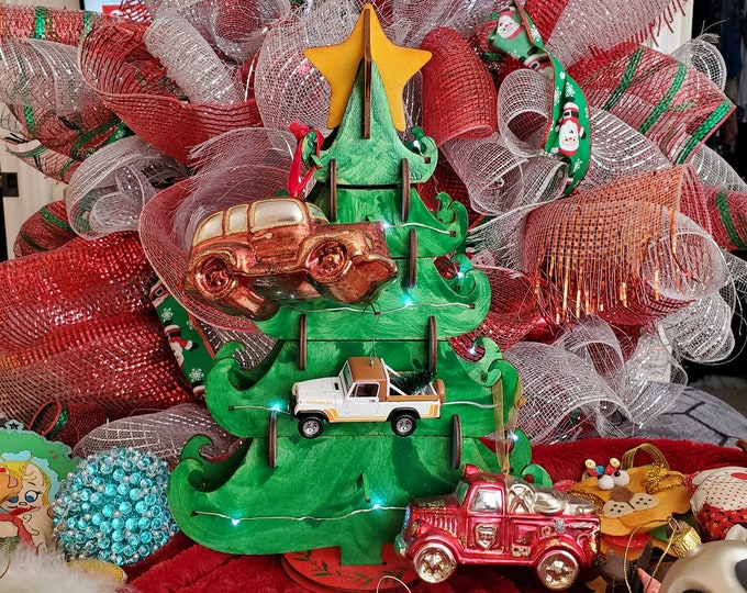 Decor:  Christmas Display Tree