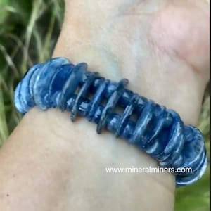 Blauwe kyaniet kralenarmband, natuurlijk blauw kyaniet, blauwe kyaniet sieraden, blauwe kyaniet, onbehandelde blauwe kyaniet ruwe sieraden, blauwe armband