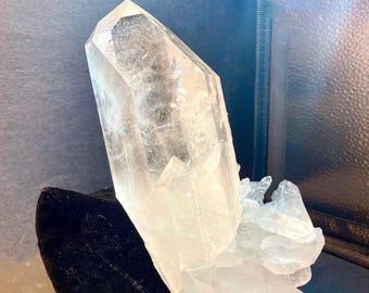 ブラジル、ディアマンティーナ鉱山産天然透明水晶クラスター 約665