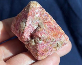 Natural Pink Spinel Crystals, 532ct Octahedral Mineral Specimen