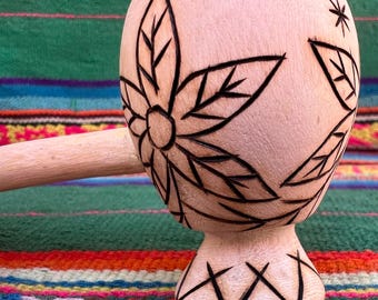 Shipibo Chiric Sanango handskuren pipa för Mapacho, Ayahuasca ceremoniell pipa, shamansk blompipa, växtmedicin, mästerväxtdiet