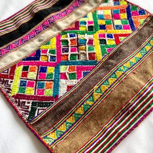 Andean Mestana Small Tapestry, Handwoven Q&#39;ero Textile,Despacho Mesa, Ritual Altar Cloth, Shamanic Décor, Plant Medicine Manta, Peruvian Art