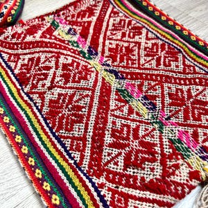 Shamanic Andean Handwoven Medicine Bag, Q’ero Chuspa Coca Bag,Unisex Cross Body Bag,Over Shoulder Purse,Handmade Plant Medicine Bag,Book Bag