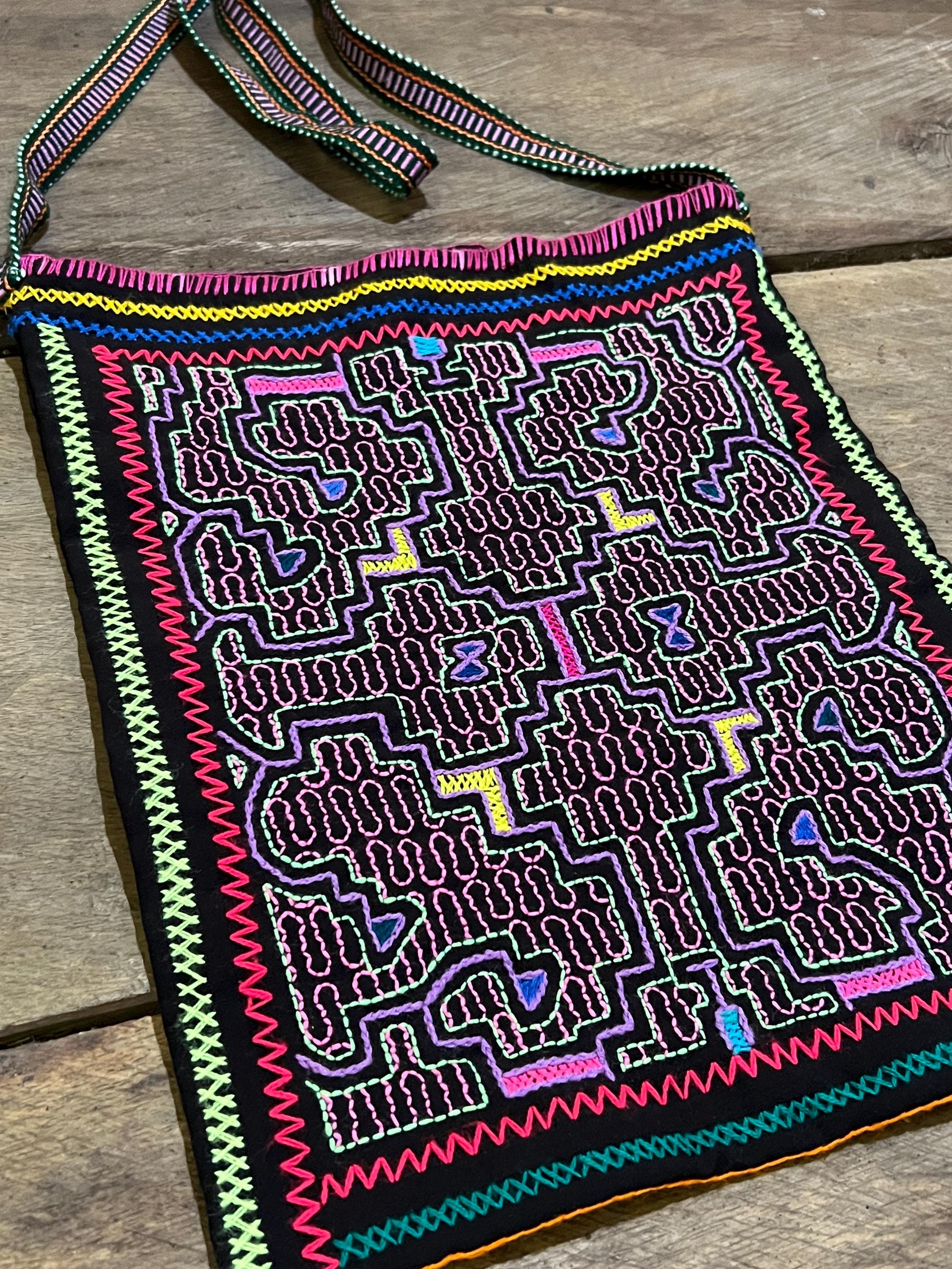 Shipibo bag embroidered by hand design Amazon jungle patterns Amazon River Snake & Orange Kené · Shipibo Konibo Handmade  main image 2