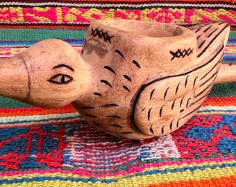 Shipibo Noya Rao handskuren Mapacho-pipa, Ayahuasca ceremoniell pipa, shamansk kolibripipa, växtmedicin, mästerväxtdiet