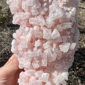 Pink Halite Crystal Cluster, Heart Chakra Healing, Rock Salt Mineral, Energy Healing Tool, Fossil,Gemstone,Shamanic Altar Crystal,Home Decor