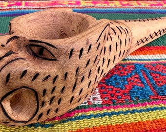 Shipibo Noya Rao handskuren pipa för Mapacho, Ayahuasca ceremoniell pipa, shamansk jaguarpipa, växtmedicin, mästerväxtdiet