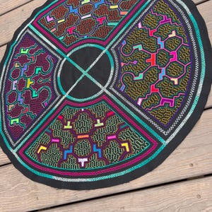 Shipibo 72.5cm Circular Altar Cloth, Ayahuasca Tapestry,Embroidered Manta Cloth, Shamanic Ceremony Textile,Plant Medicine Patch Table Runner