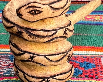 Shipibo Noya Rao handskuren pipa för Mapacho, Ayahuasca ceremoniell pipa, shamansk ormpipa, växtmedicin, mästerväxtdiet