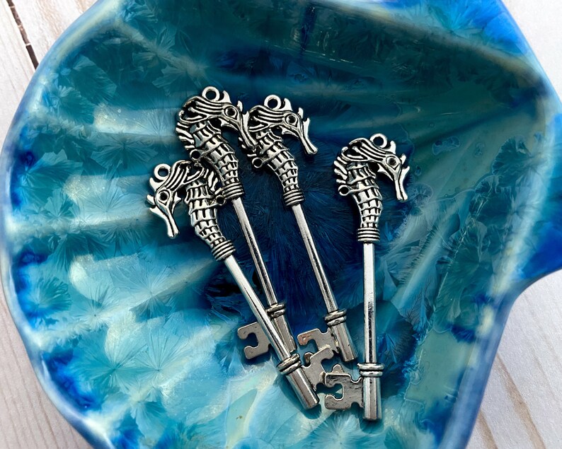 Keys Antique Silver Skeleton Key Replica for Crafts Seahorse Pendant Mythical Atlantis Beach Jewelry Can Hold ss14 Rhinestones
