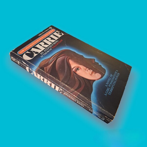Carrie - Stephen King Paperback