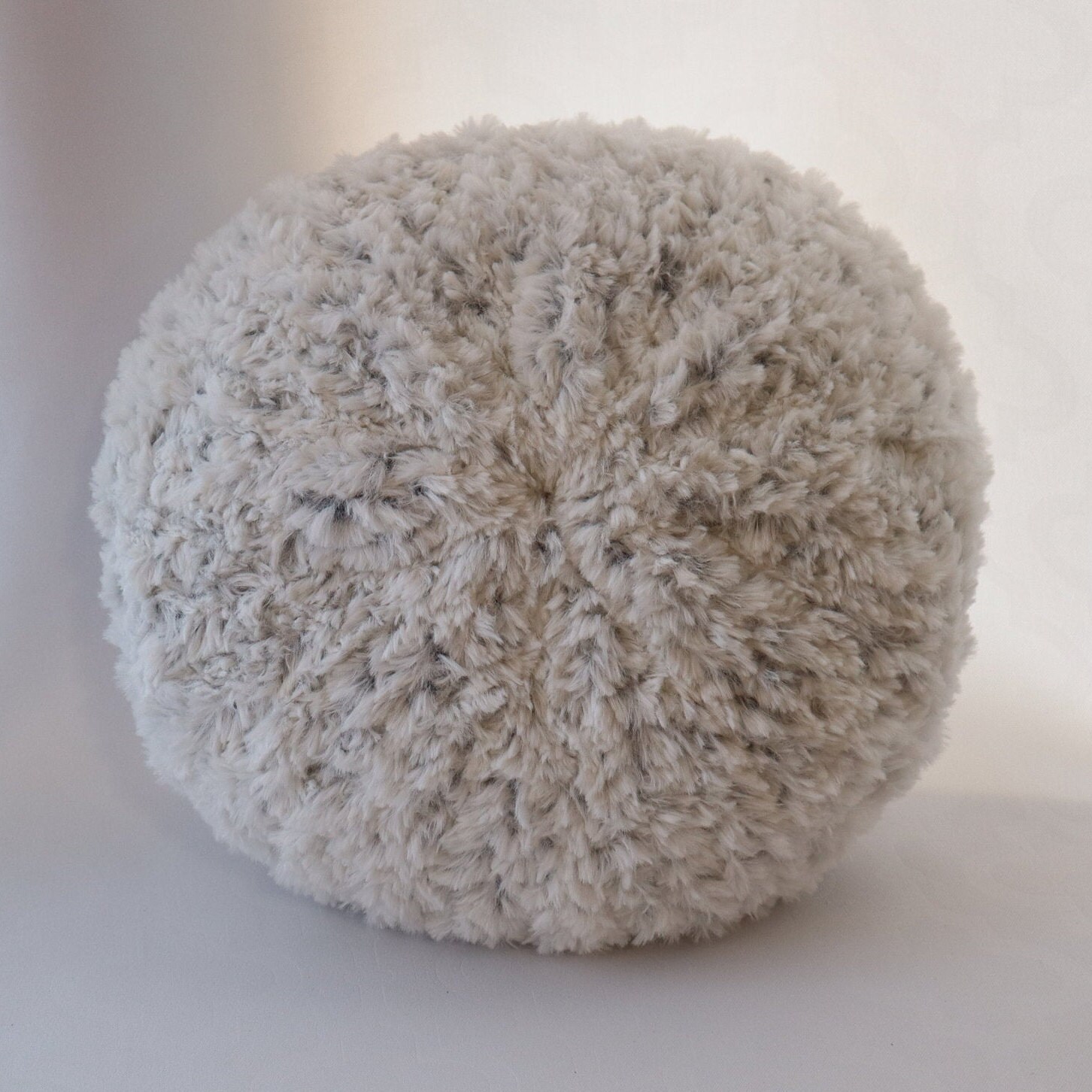 Chunky Knit Faux Fur Pillow Decorative Silver Chunky Knit Faux Fur Pillow, Round Faux Fur Throw