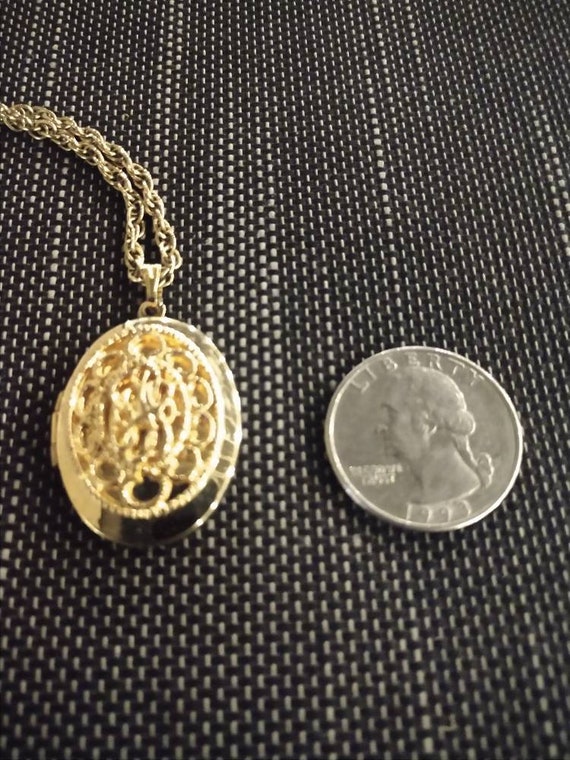 Vintage Gold Rope Chain and Filigree Locket - image 6