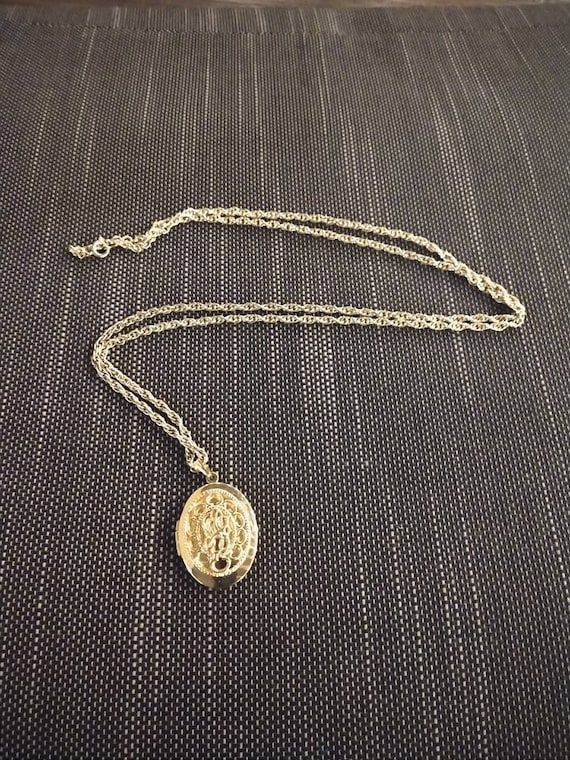 Vintage Gold Rope Chain and Filigree Locket - image 4