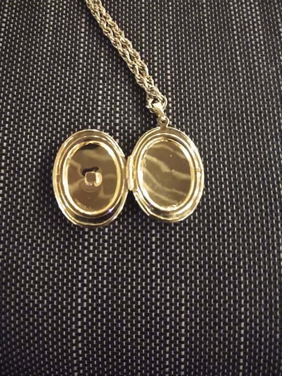 Vintage Gold Rope Chain and Filigree Locket - image 3