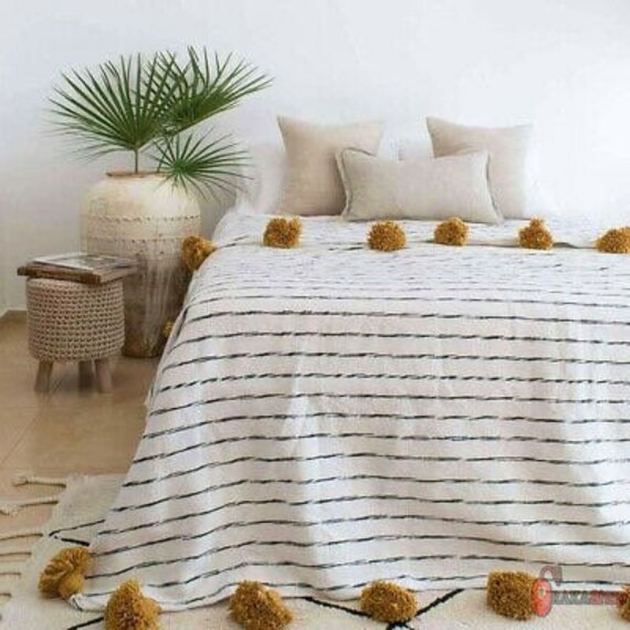 Cotton Blanket - Moroccan Blanket - Pom Pom Blanket - Handwoven Moroccan Blanket - Soft Pompom Blanket - Free shipping - Bedroom Decoration