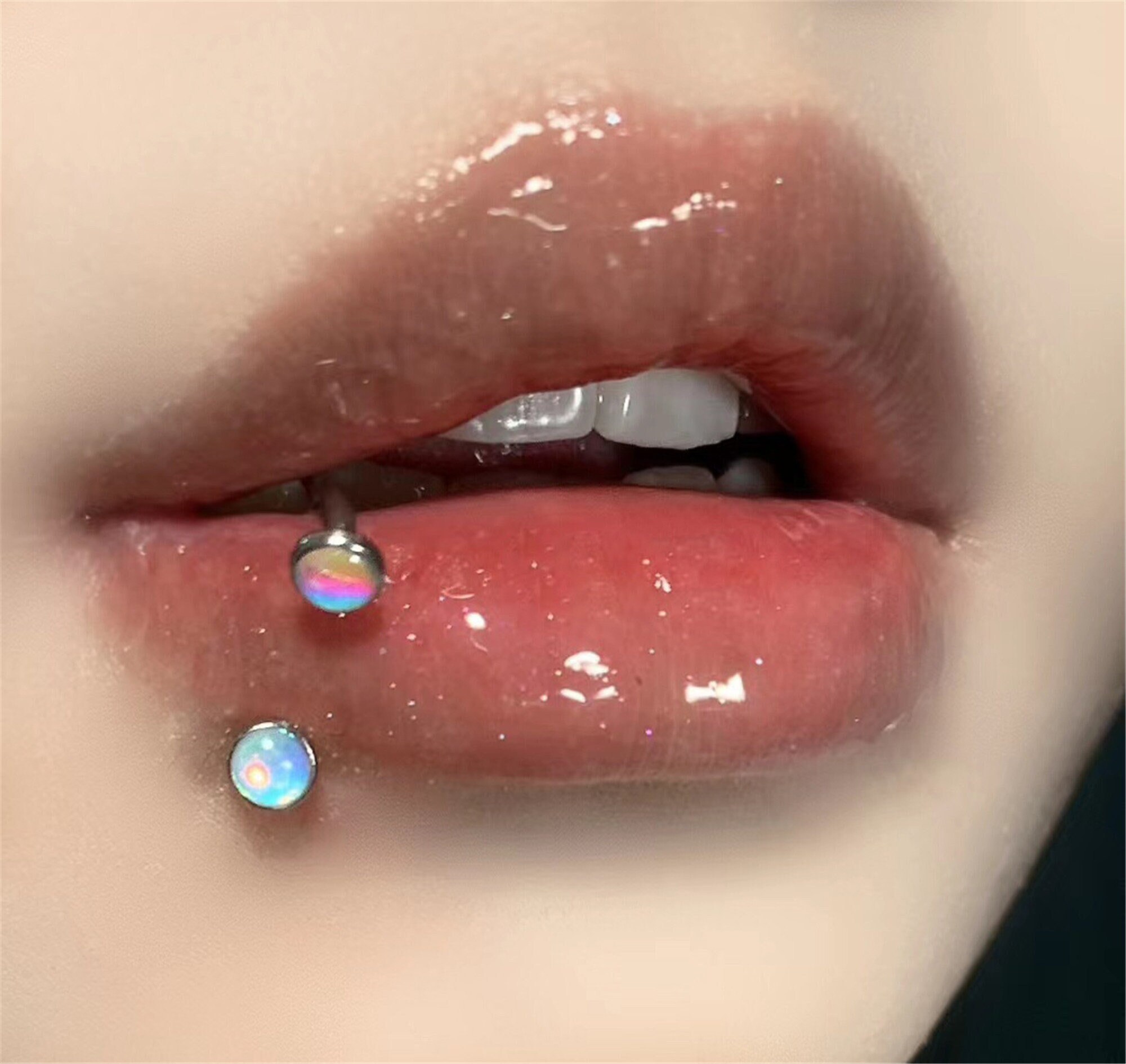 Hoop clearance tongue ring