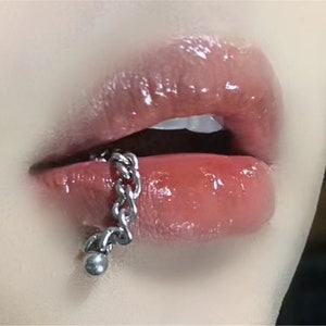 Chain Lip Ring, Nose Ring, Eyebrow Ring, Tongue Ring, Cartilage Piercing, Tragus Piercing, Medical Stainless Steel, Body Piercing.