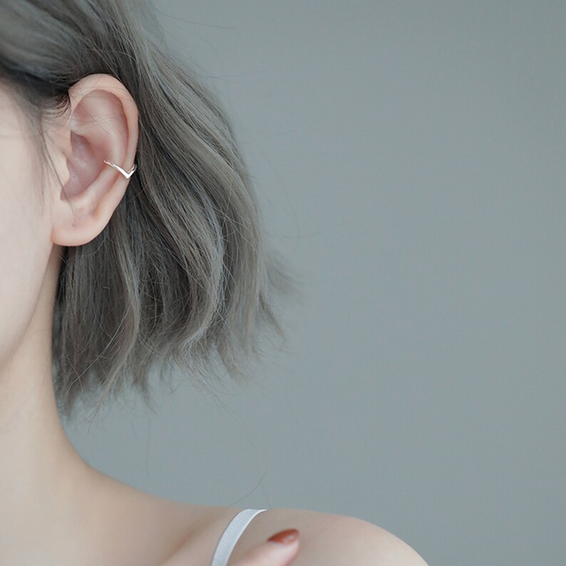 V Ear Clip No Piercing Hoop Earrings Minimalism Earrings. Cartilage Ear Cuff Dainty Cartilage Hoop Cartilage Earrings Tragus Earrings