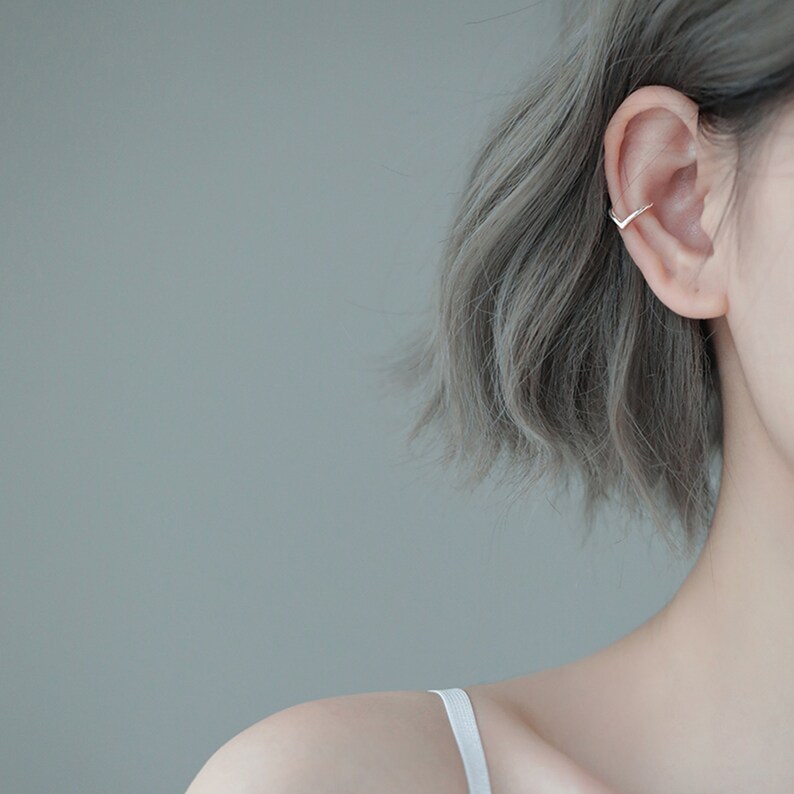 V Ear Clip No Piercing Hoop Earrings Minimalism Earrings. Cartilage Ear Cuff Dainty Cartilage Hoop Cartilage Earrings Tragus Earrings