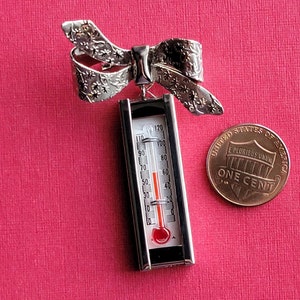 Vintage Thermometer Brooch Palmer Working Glass Thermometer Metal Dangling Pin on Display Card