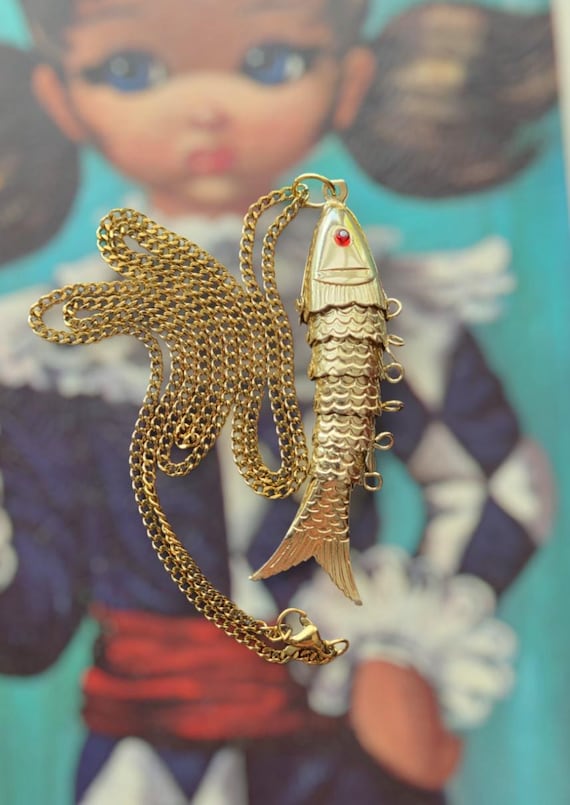 Vintage Articulated Goldtone Fish Necklace Jointed Wiggle Fish Pendant
