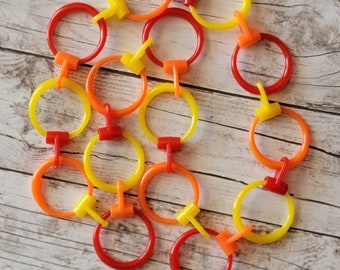 Vintage Plastic Interlocking Ring Link Necklace
