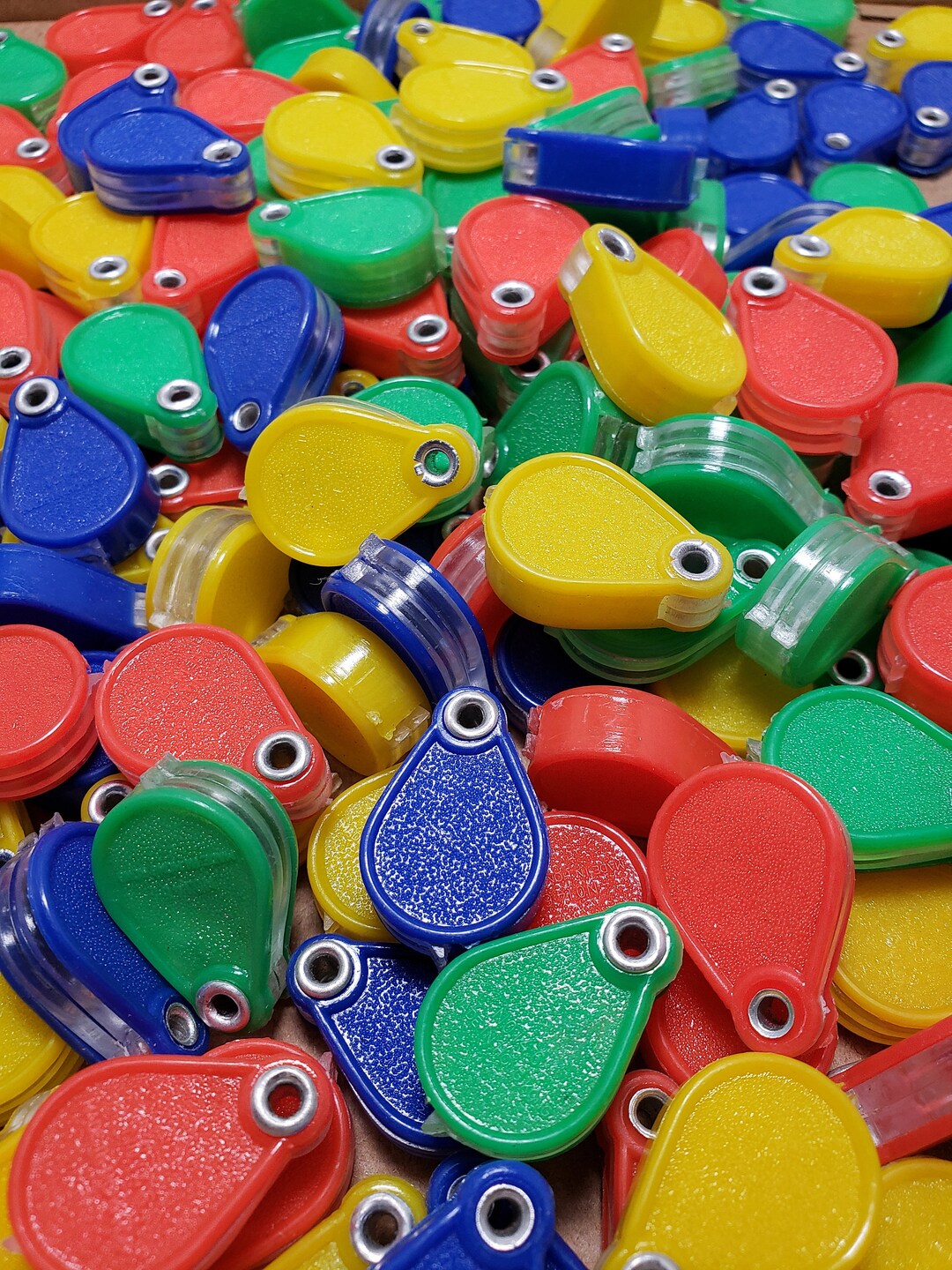 4 Vintage Miniature Plastic Magnifiers Double Slide Lense Mini Novelty