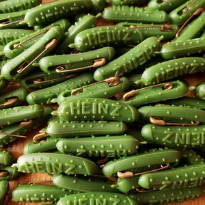 ONE Vintage Heinz Pickle Pin (1pc) Matte Dill Tiny Advertising Promotional Lapel Pin