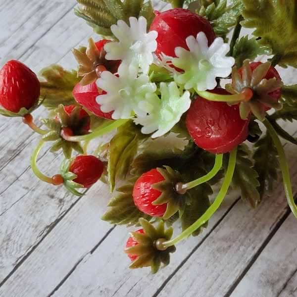 Vintage Plastic Strawberry Pick - Faux Wild Strawberries - SSCO Hong Kong Artificial Fruit Floral Arranging