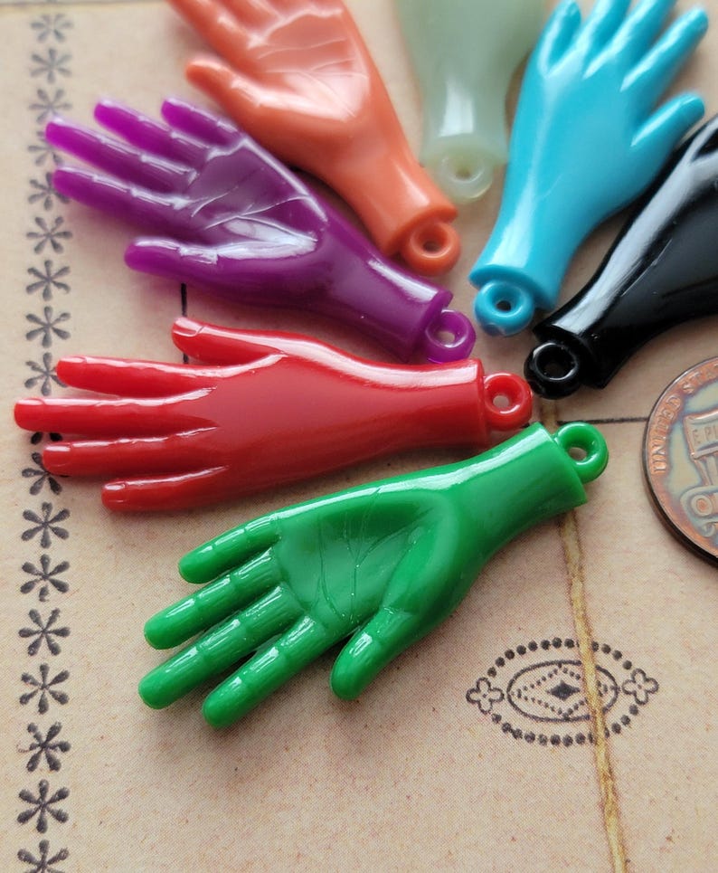 7 Vintage Plastic Hand Charms Pendants Acrylic Left Hands - Etsy