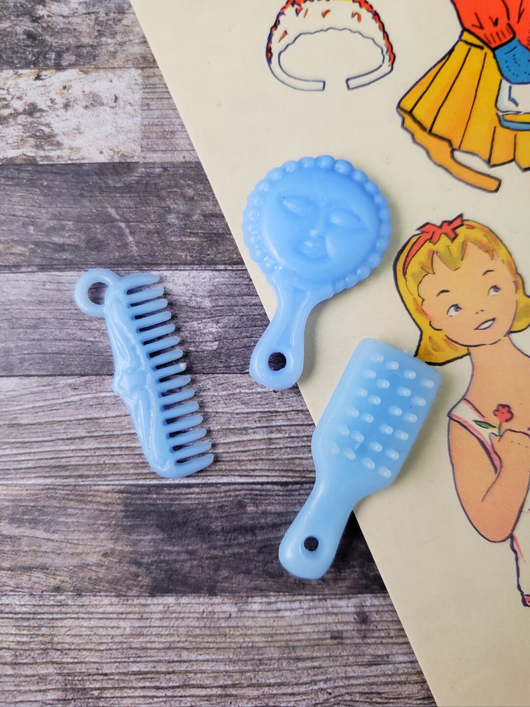 Vintage Miniature Plastic Vanity Set 3 Tiny Doll Accessories Hand