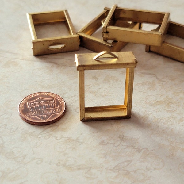 One Vintage Brass Box Frame Hinged Pendant (1pc) Charm Case Cage Container with Aging Patina - Frame Only