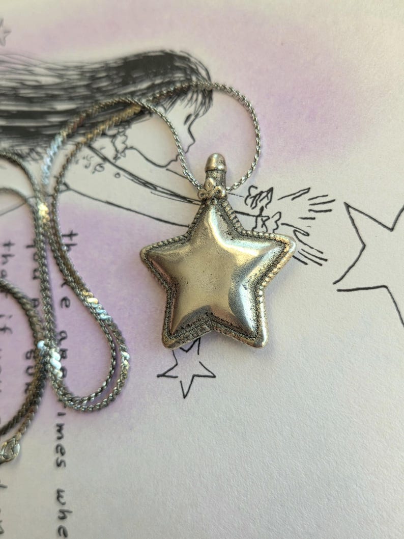 Vintage Star Pendant Necklace Silvertone Pegged Star on Silver Plated ...