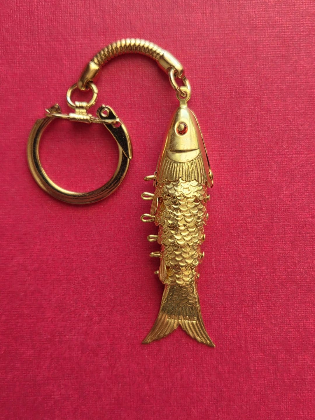 Vintage Articulated Fish Keychain Goldtone Wiggle Jointed Fish Hong ...