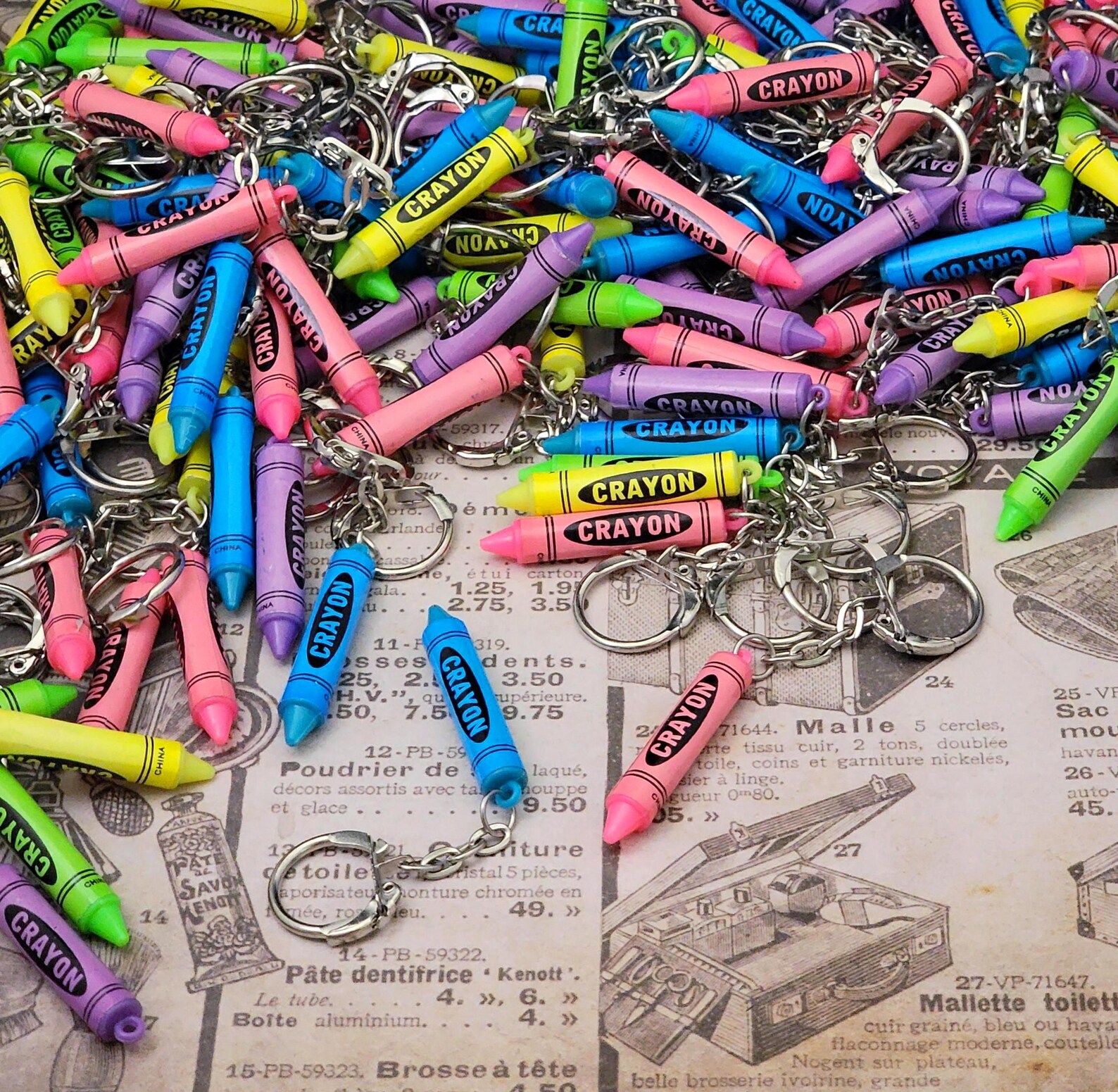 Crayon Key Rings 5 Vintage Crayon Keychains (5pcs) Plastic Crayon Charms Keyrings - Etsy