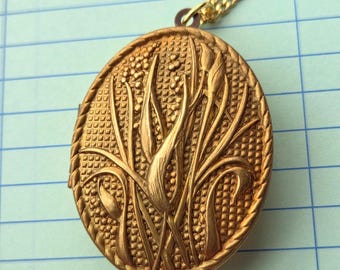 Vintage Brass Locket Pillbox Necklace Botanical Art Nouveau High Relief Stash Perfume Locket Jewelry
