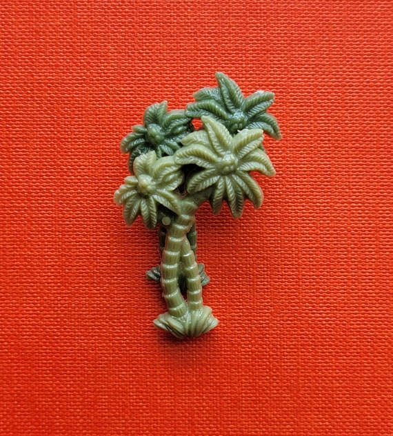Vintage Plastic Palm Tree Pin Western Germany Gre… - image 1