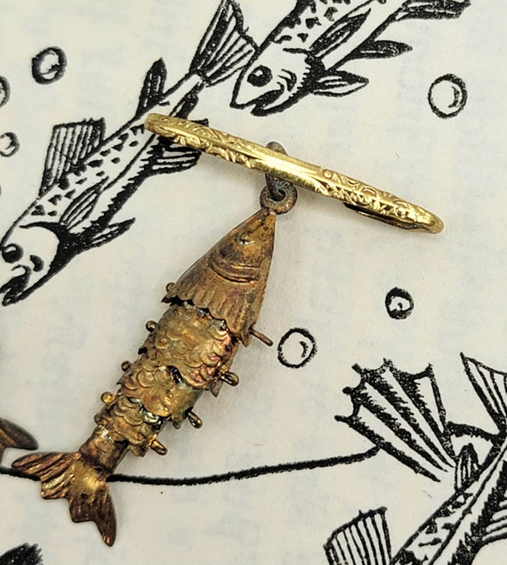 One Vintage Tiny Brass Articulated Fish Pin (1 piec… Gem