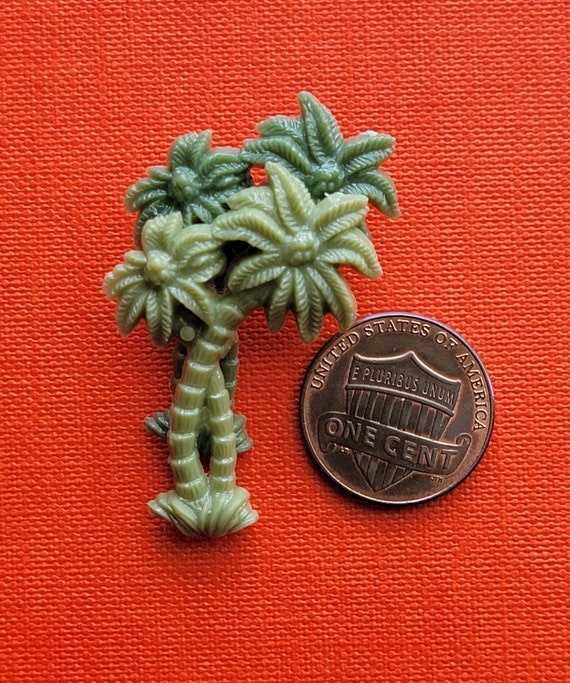 Vintage Plastic Palm Tree Pin Western Germany Gre… - image 3