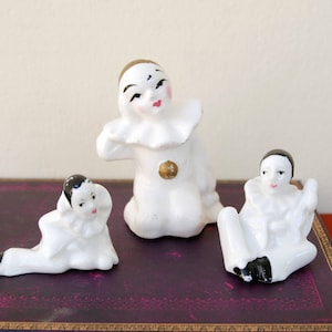 Lot de 3 figurines Pierrot vintage Art déco en céramique miniatures, clown de cirque figurine de collection Pierrot arlequin mime décor monochrome