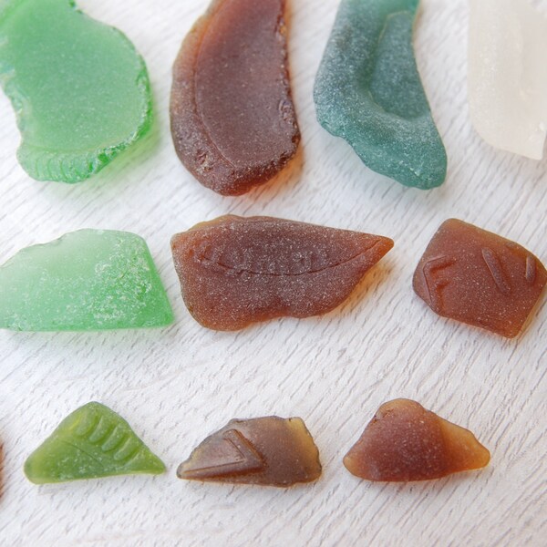 Genuine Sea glass bulk, Lot 16 pcs Bottle bottom glass and small pieces lettering, Greek beach finds, Beachcombing Glass supplies for crafts