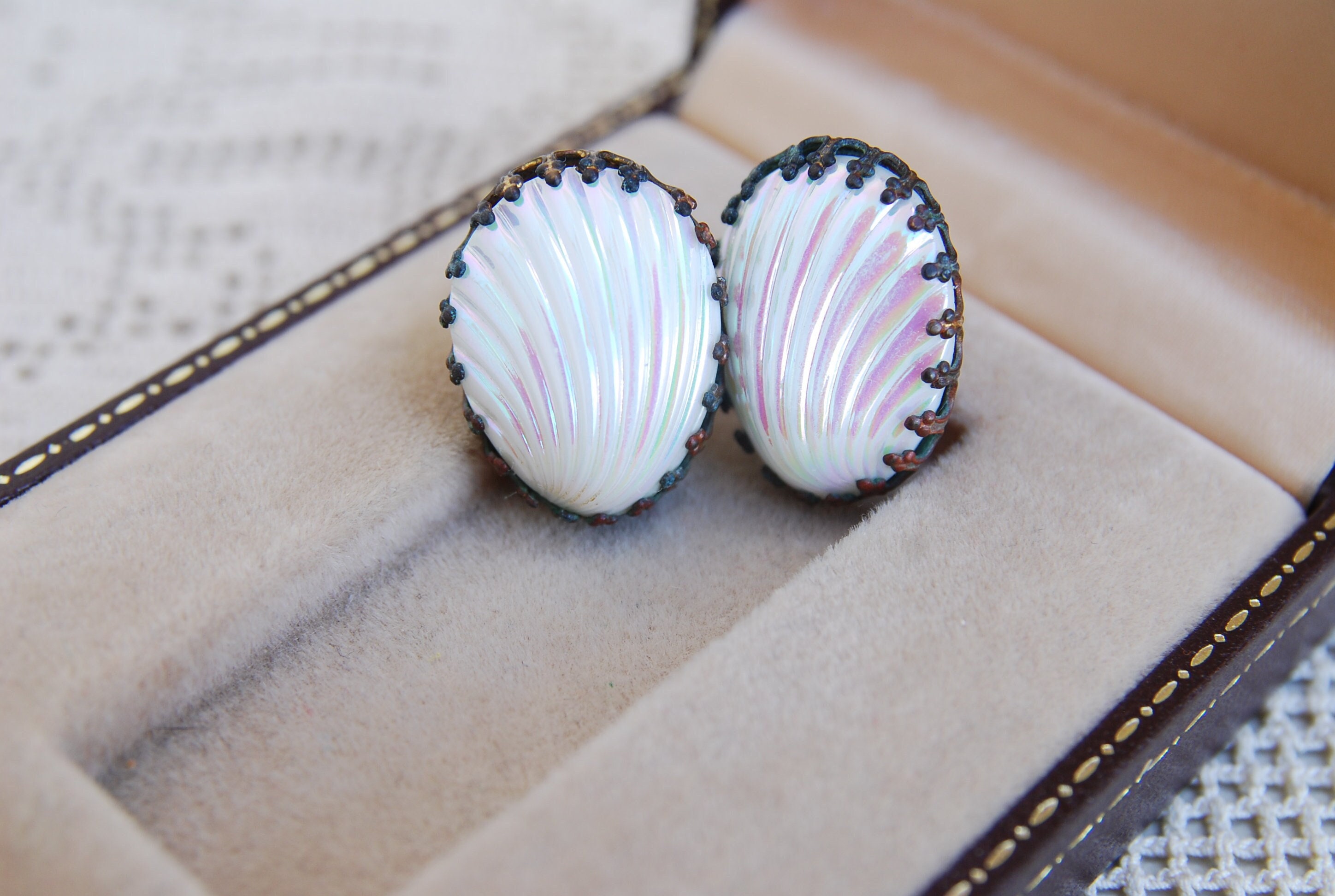 Ambra Shell Clip-On Earrings main image 0