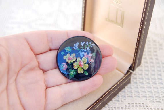Vintage 70's Clay ceramic round brooch with hand … - image 4